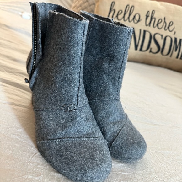 Tom’s wedge bootie - Picture 2 of 2